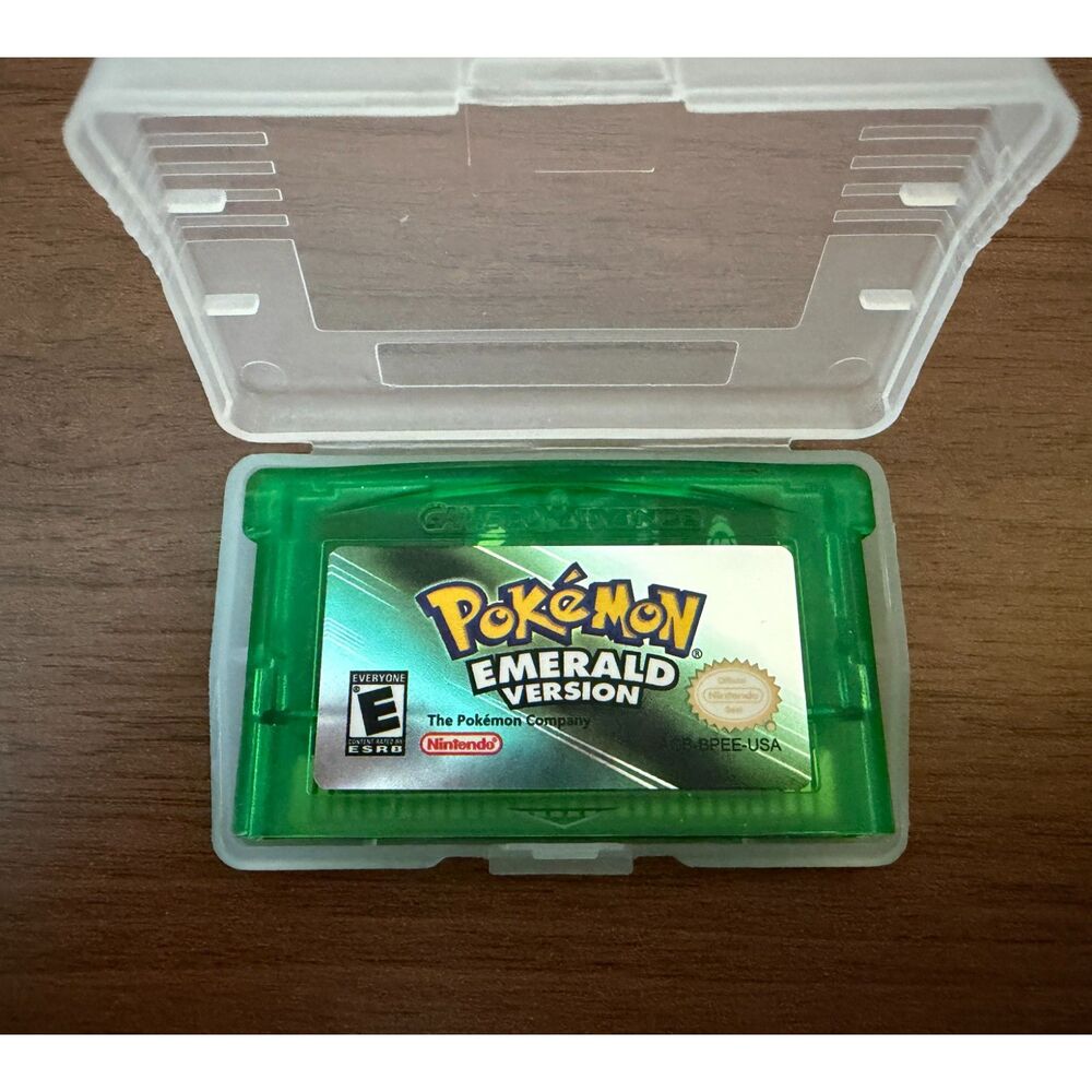Pokemon Emerald - Game Boy Advance
